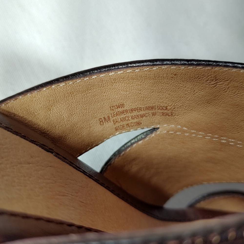 SOFFT Brown Croc Embossed Sandals - Picture 6 of 7